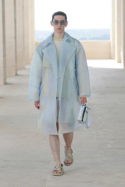 Look 35